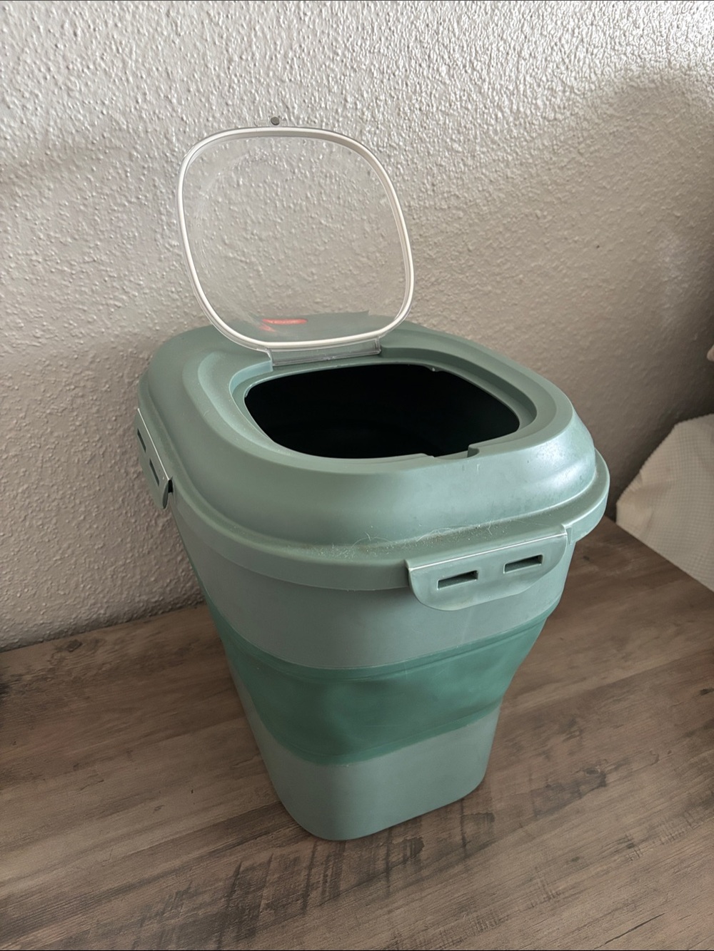 Mint Green Dogfood Container with Flip Lid